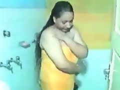 Indian aunty takes a shower