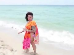 Chubby diva erika xstacy on the beach